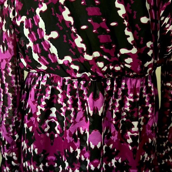 Geometric Patterned Cocktail Dress - Picture 4 of 8